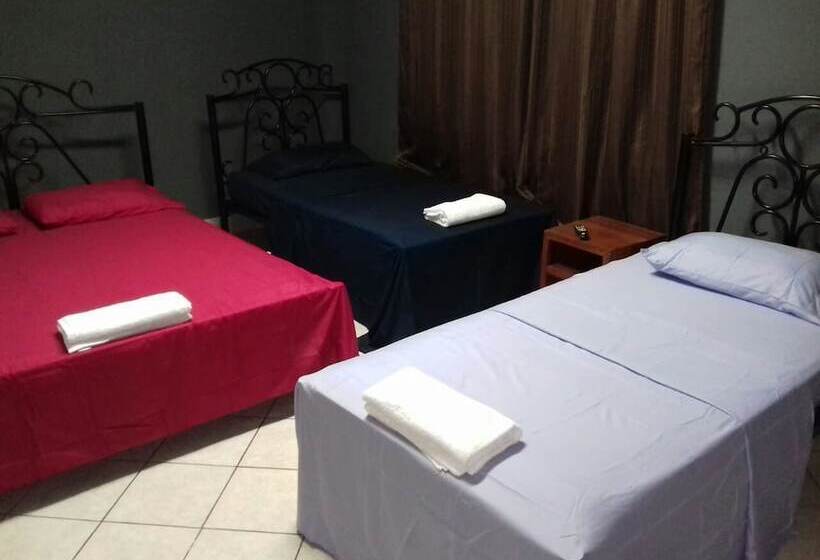 هتل Estancia Victoria