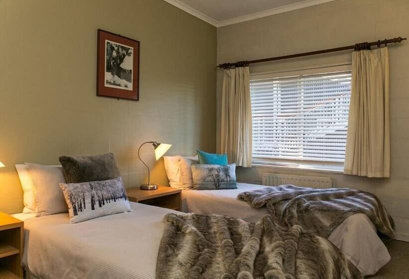 בית מלון כפרי Feathertop Alpine Lodge