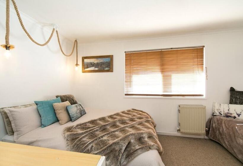 בית מלון כפרי Feathertop Alpine Lodge