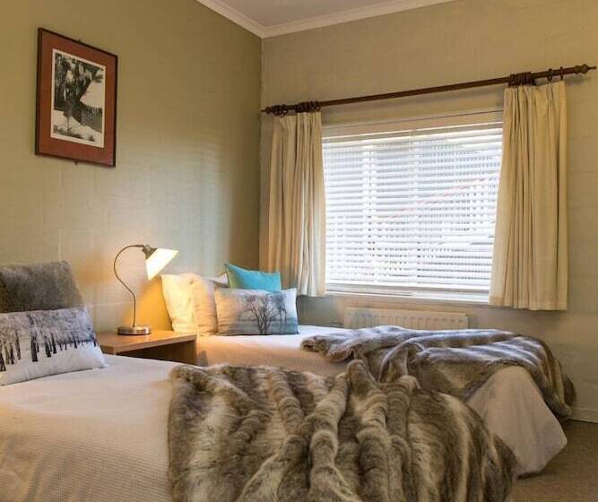 בית מלון כפרי Feathertop Alpine Lodge