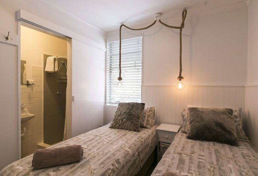 בית מלון כפרי Feathertop Alpine Lodge