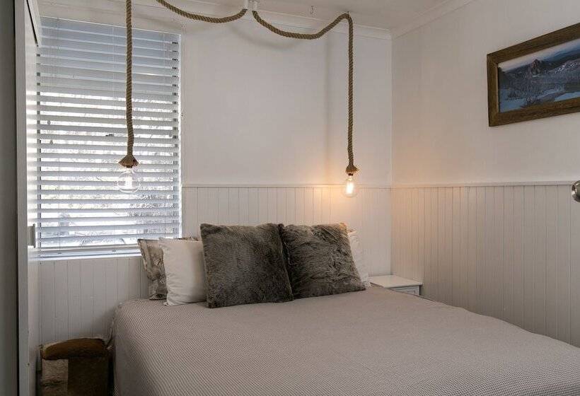 בית מלון כפרי Feathertop Alpine Lodge