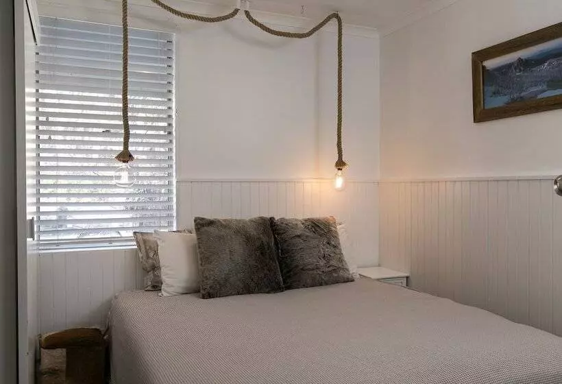 Hotelli Feathertop Alpine Lodge