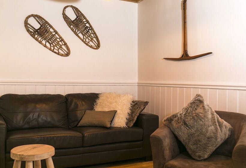 בית מלון כפרי Feathertop Alpine Lodge