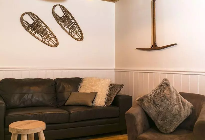 Hotelli Feathertop Alpine Lodge