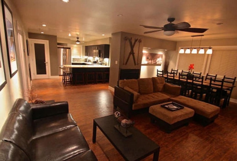 酒店 Gondola Lodge