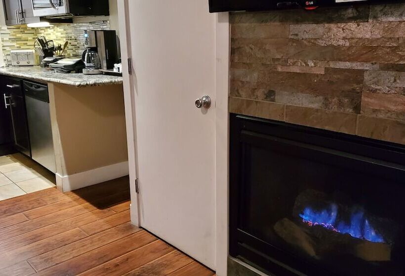 酒店 Gondola Lodge