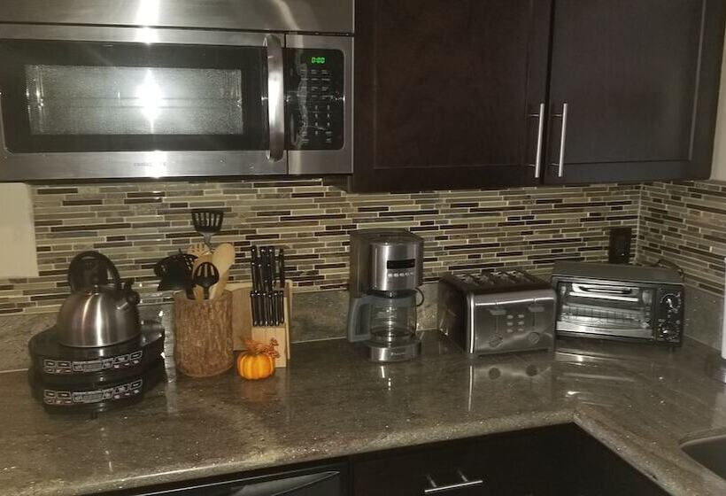 酒店 Gondola Lodge