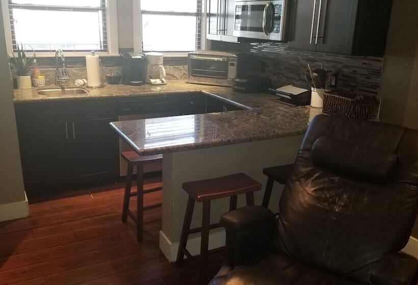 酒店 Gondola Lodge