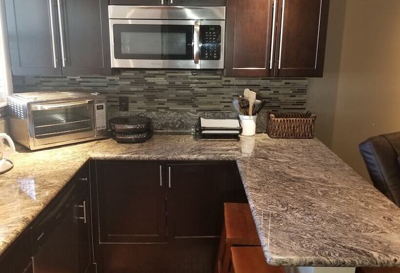 酒店 Gondola Lodge