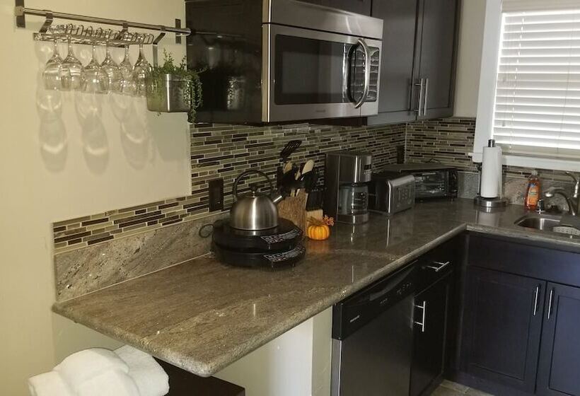 酒店 Gondola Lodge