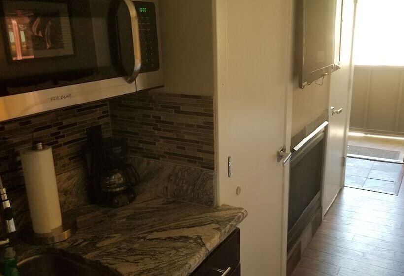 酒店 Gondola Lodge