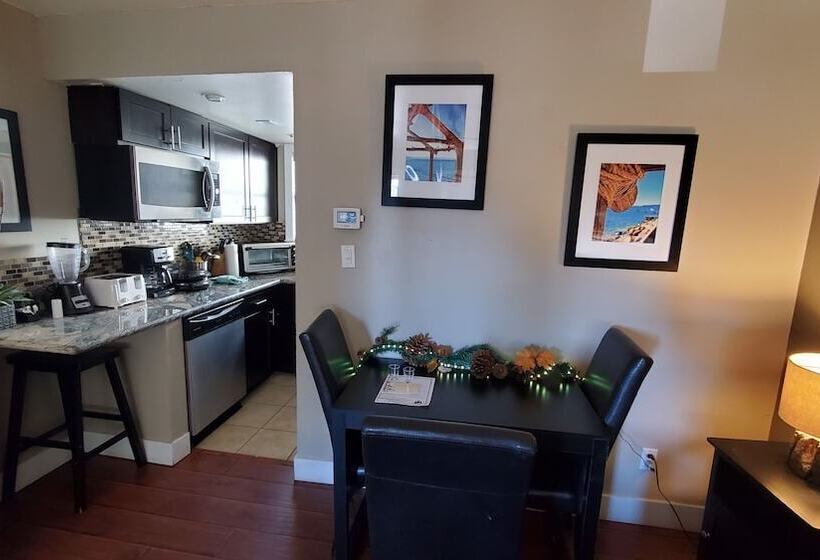 酒店 Gondola Lodge