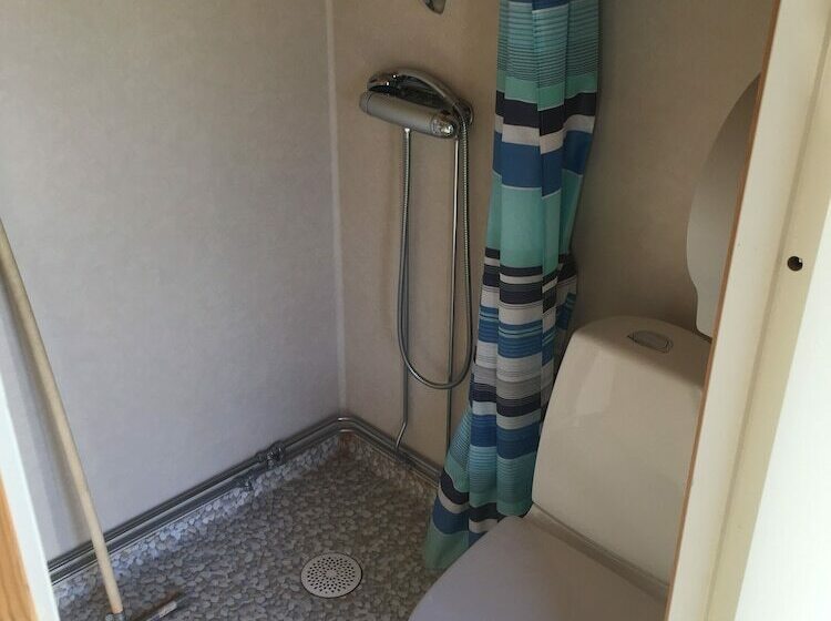 هتل Hälleviks Camping