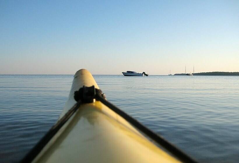 هتل Hälleviks Camping