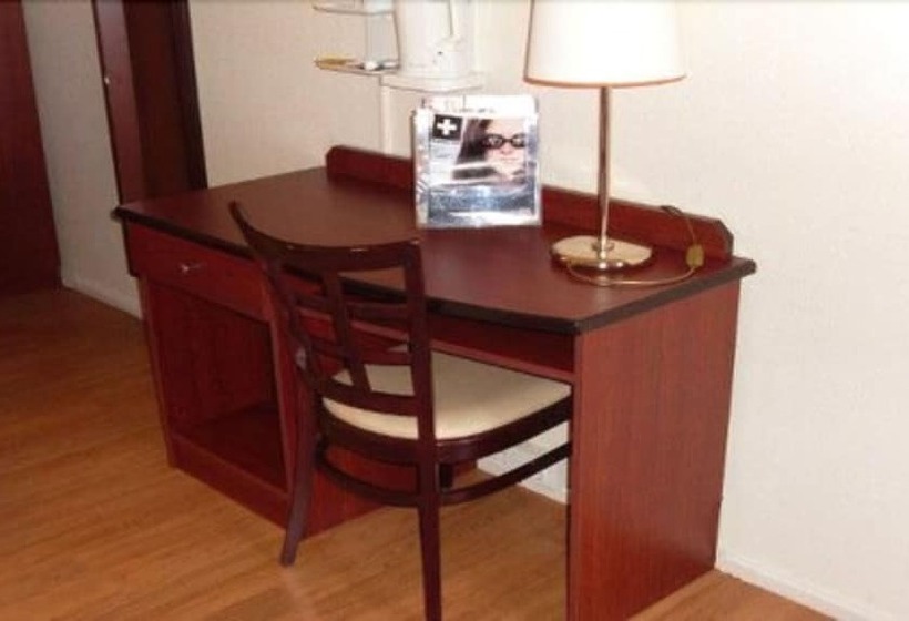 호텔 Hôtel Grill Le Coudray Montceaux