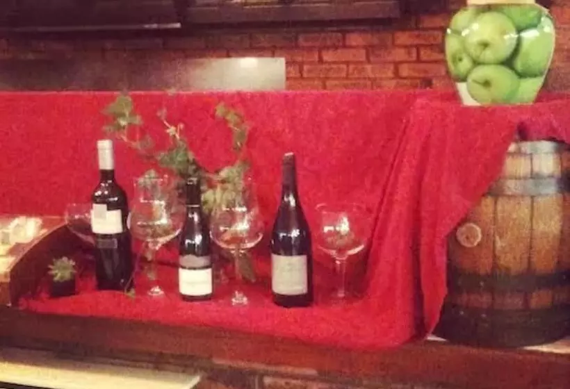 Hotelli Hôtel Grill Le Coudray Montceaux