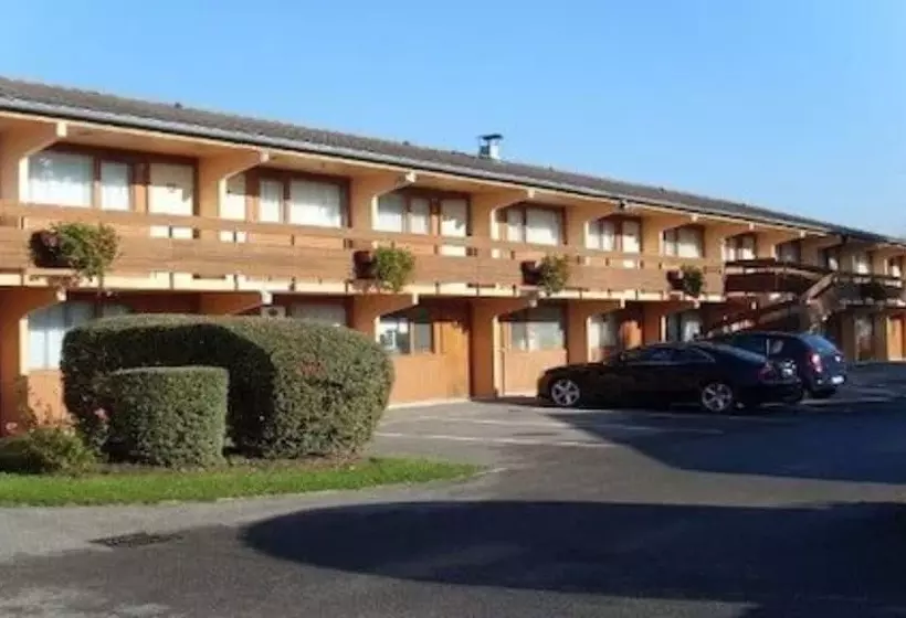 Hotelli Hôtel Grill Le Coudray Montceaux