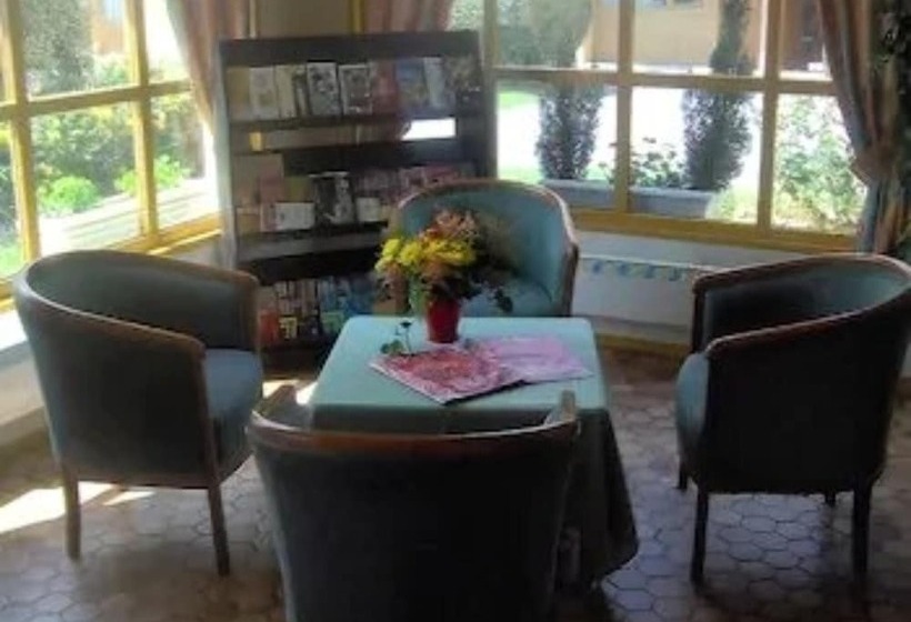 호텔 Hôtel Grill Le Coudray Montceaux