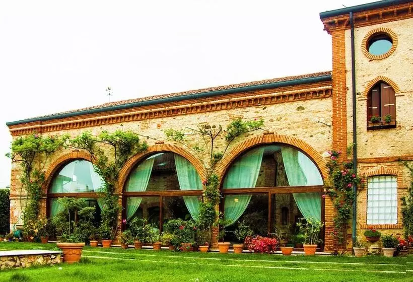 Hotelli Locanda La Corte Dei Galli