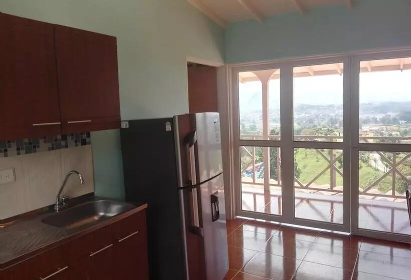 Hotelli Lookout Lodge Mirador De Guatape