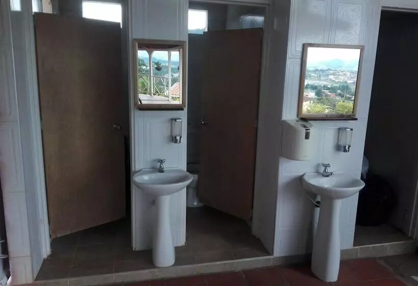 Hotelli Lookout Lodge Mirador De Guatape