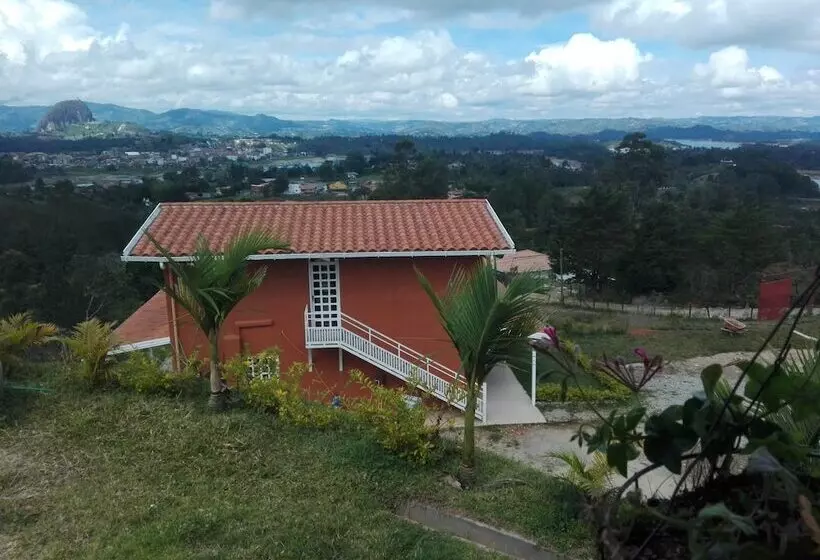 Hotelli Lookout Lodge Mirador De Guatape