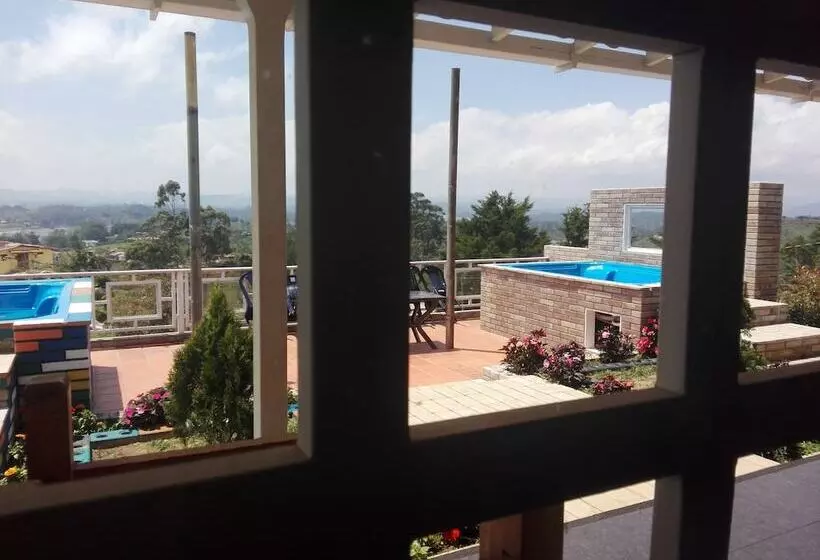 Hotelli Lookout Lodge Mirador De Guatape