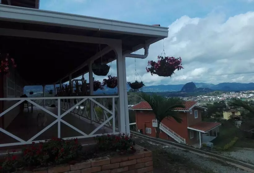 Hotelli Lookout Lodge Mirador De Guatape