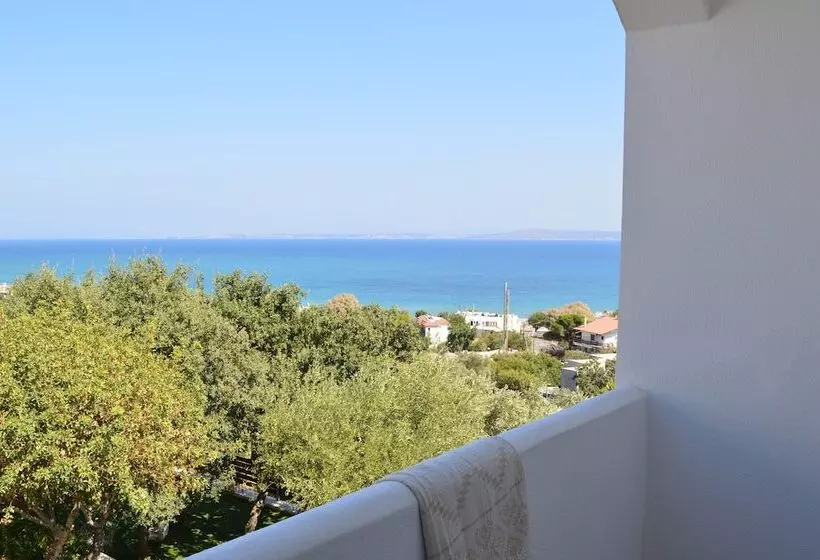 هتل Melia Sol Art Studios