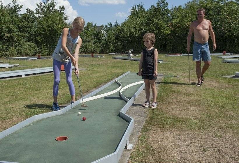Отель Møgeltønder Camping & Cottages