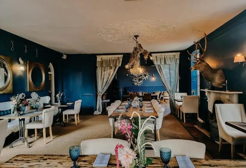 Hotelli Verzon House