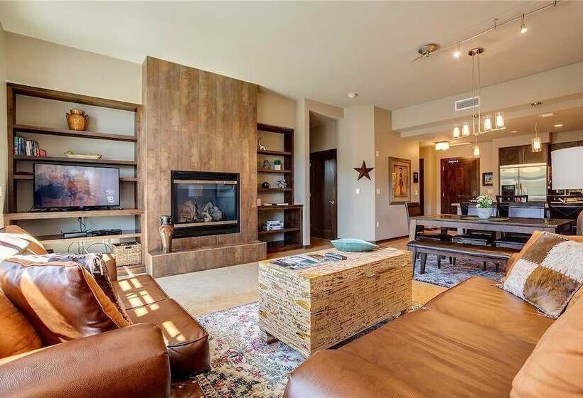 Howelsen Place H307a