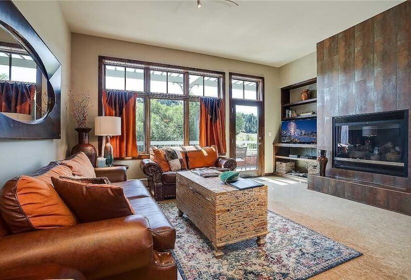 Howelsen Place H307a