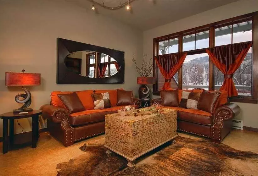 Howelsen Place H307a