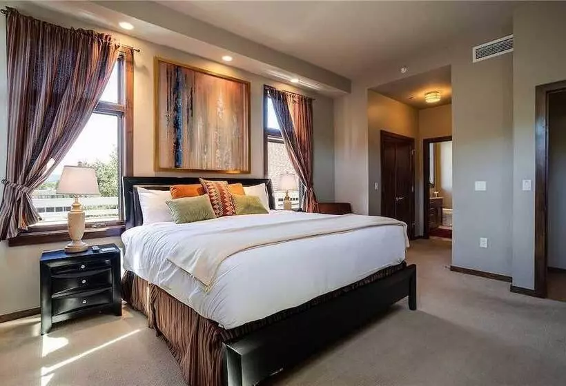 Howelsen Place H307a