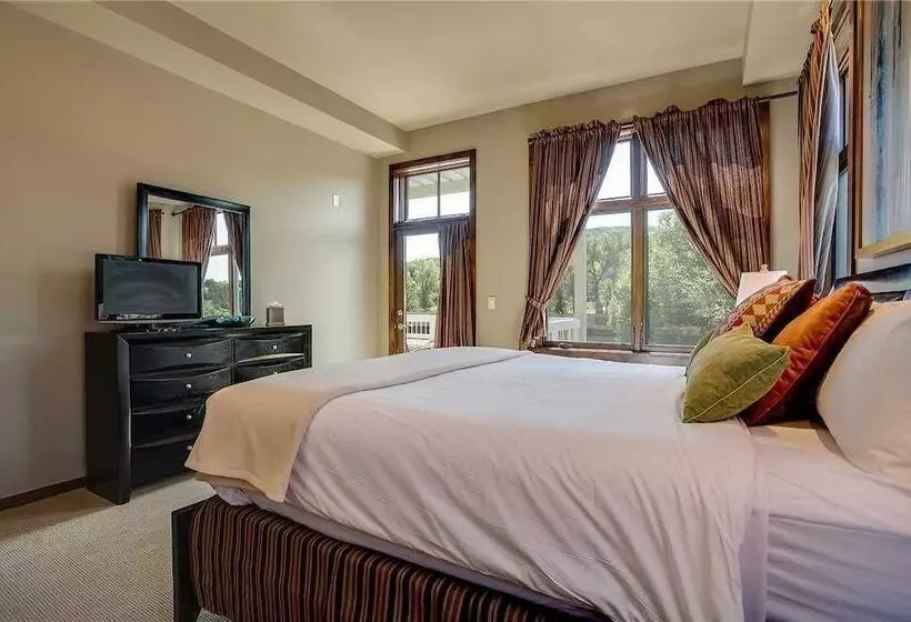 Howelsen Place H307a