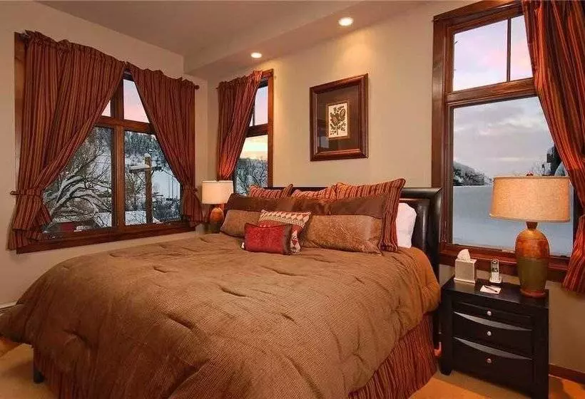 Howelsen Place H307a