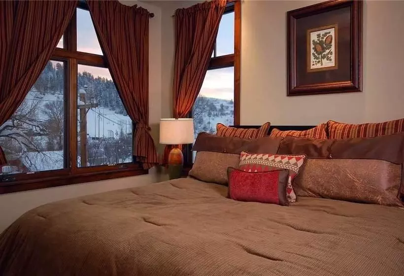 Howelsen Place H307a