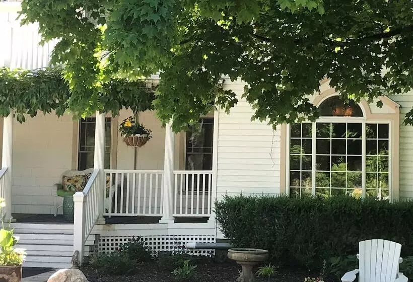 Martha's Vineyard Bed & Breakfast
