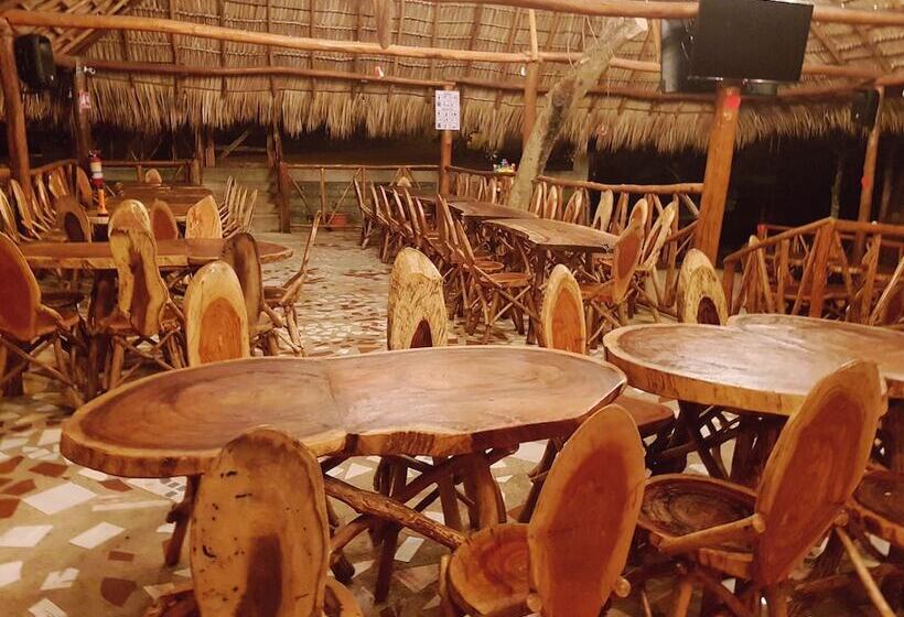 Mr Cowboy Hotel Y Restaurante