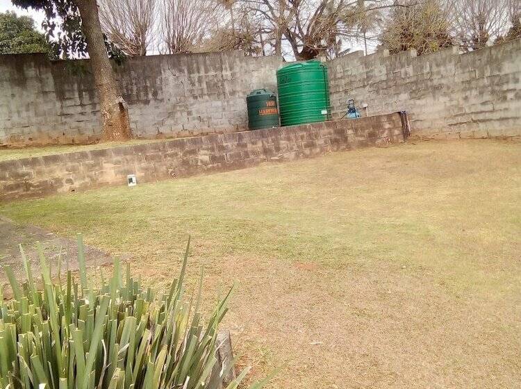 پانسیون Crisovik Guest House