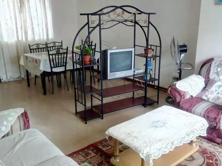 پانسیون Crisovik Guest House