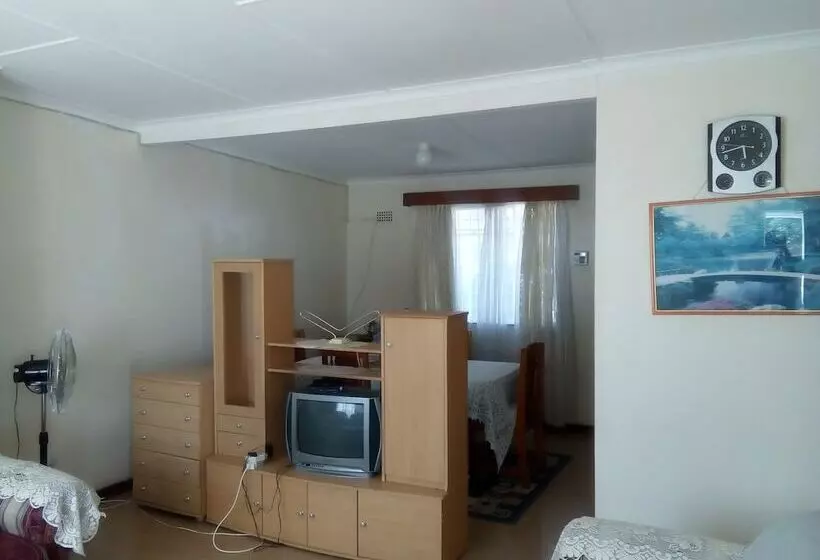 پانسیون Crisovik Guest House