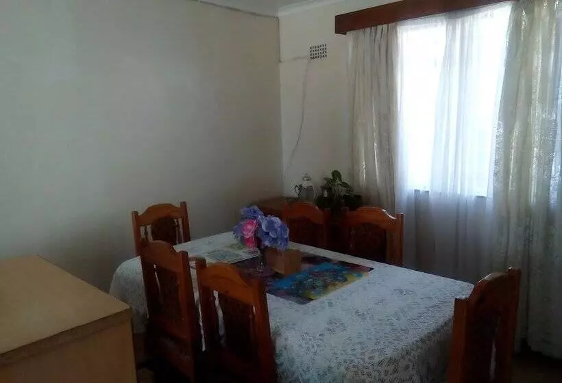 پانسیون Crisovik Guest House