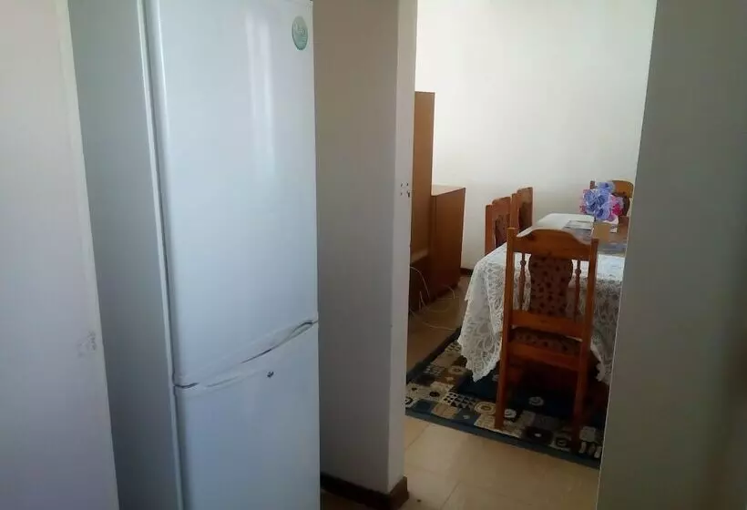 پانسیون Crisovik Guest House