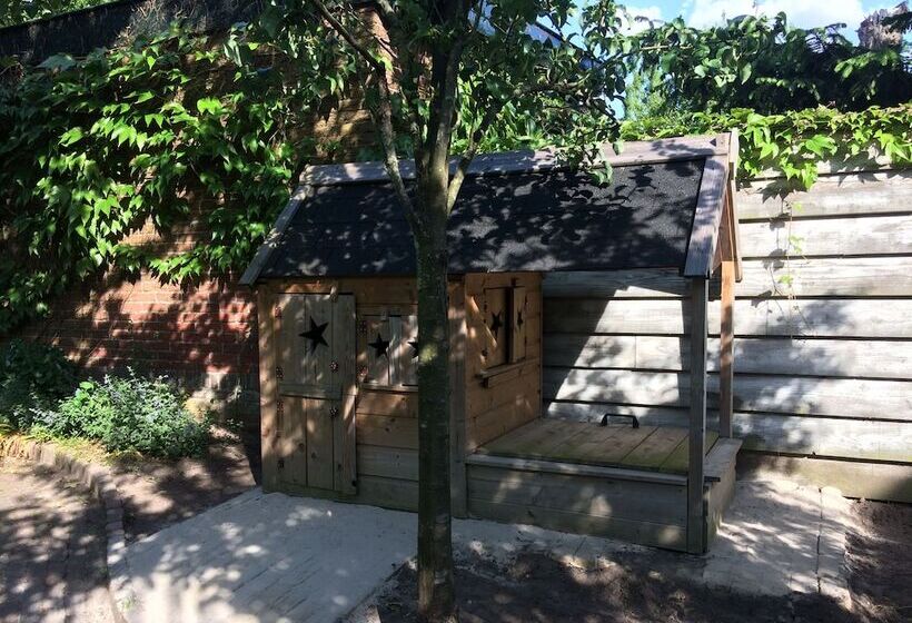 بنسيون Green Garden House