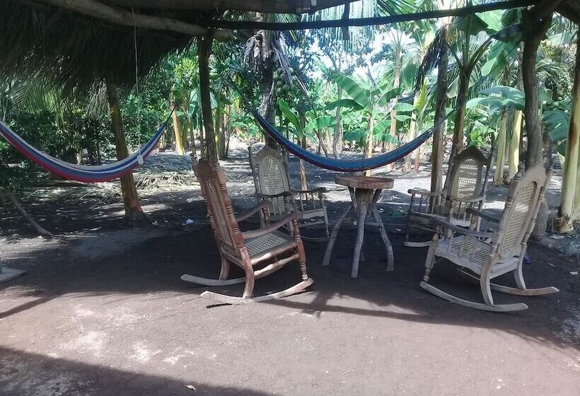 پانسیون La Sabana Cheap House