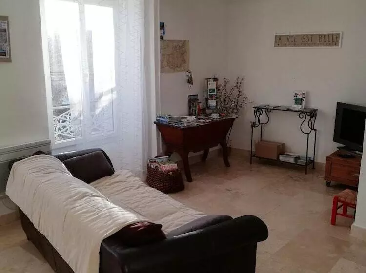 Majatalo Le Jas Vieux