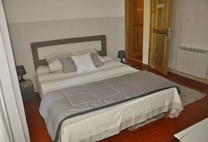 Majatalo Le Jas Vieux